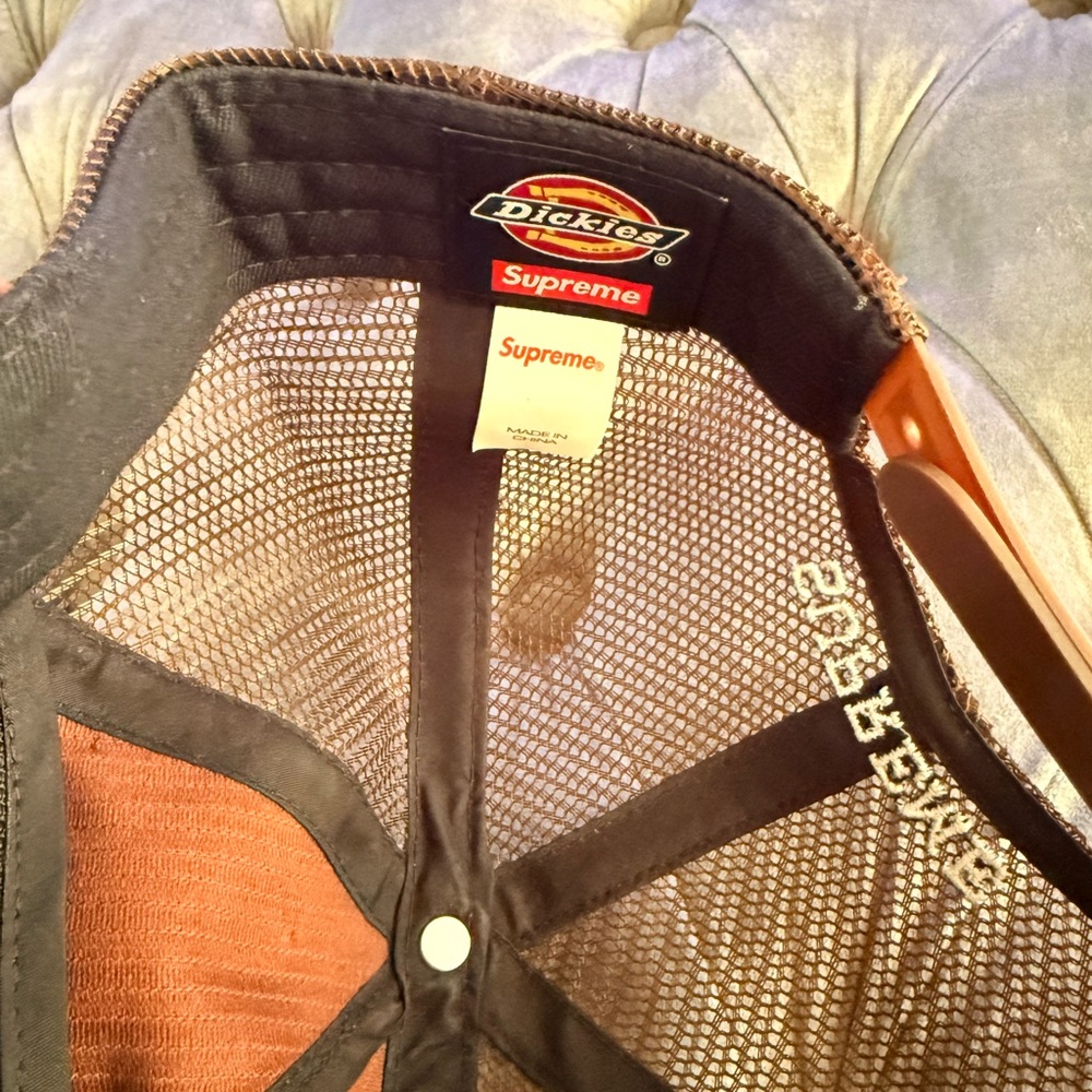 Dickies x Supreme 
Brown Corduroy SnapBack hat - Picture 3 of 4